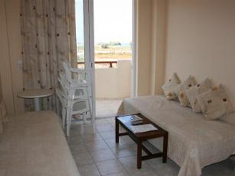 Danaos Beach Apartments Sfáka Buitenkant foto